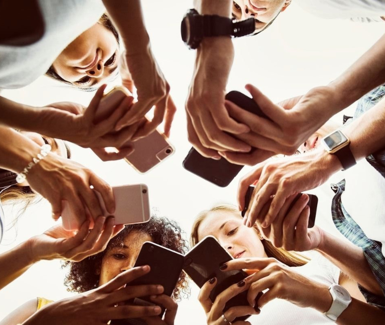 El costo de la hiperconexión adolescente