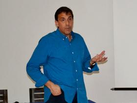 Dr. Ernesto Segal