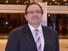Dr. Ernesto Paredes Domínguez