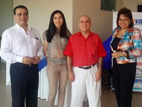 Dres. Carlos Palacios y Perla Alcaraz con disertantes
