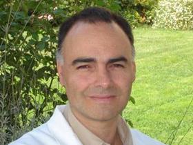 Dr. Alejandro Daniel de la Maza
