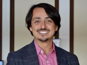 Dr. Christian España