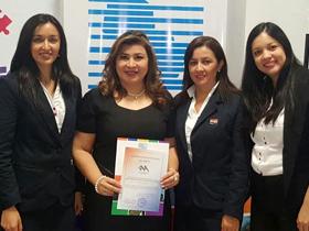 Dra. María Auxiliadora Vargas y equipo