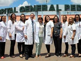Dra. Laura Godoy con residentes
