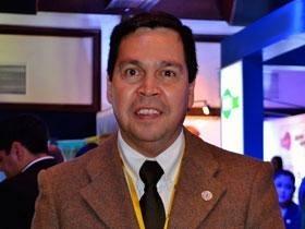 Dr. César Elizeche González