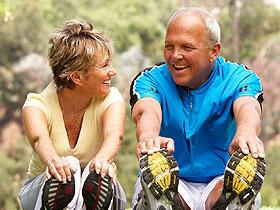 Actividad física mejora la memoria verbal y espacial en adultos mayores