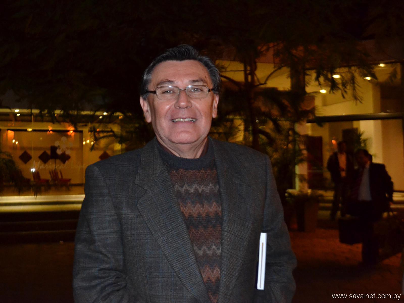 Dr. Oscar Doldán lanza su primer libro