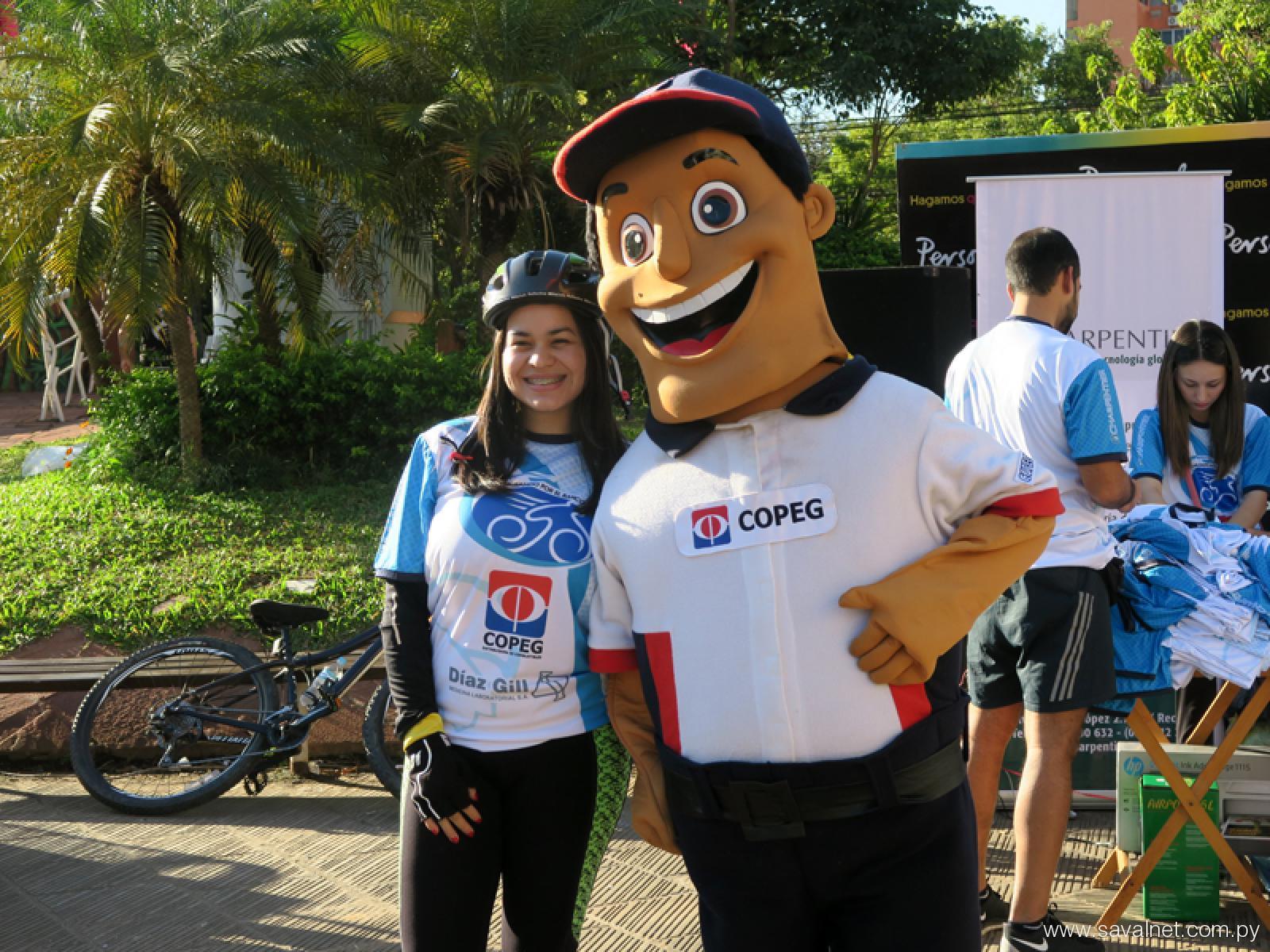 Pedaleando por el Banco de Ojos
