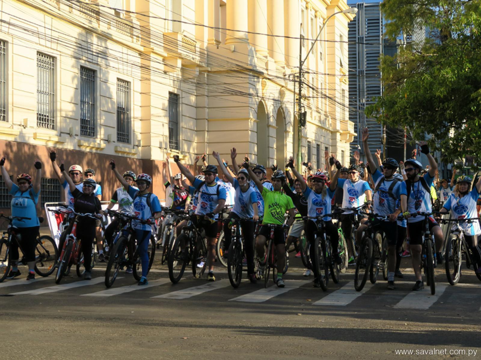 Pedaleando por el Banco de Ojos